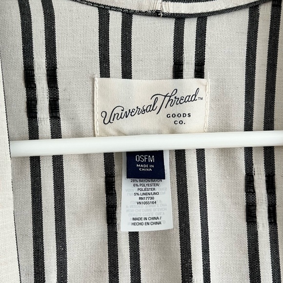 Universal Thread Artsy Duster - Picture 3 of 4